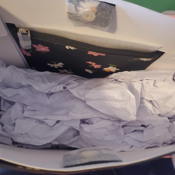 Kate Spade Poppy leather Tote - Picture 2 of 3